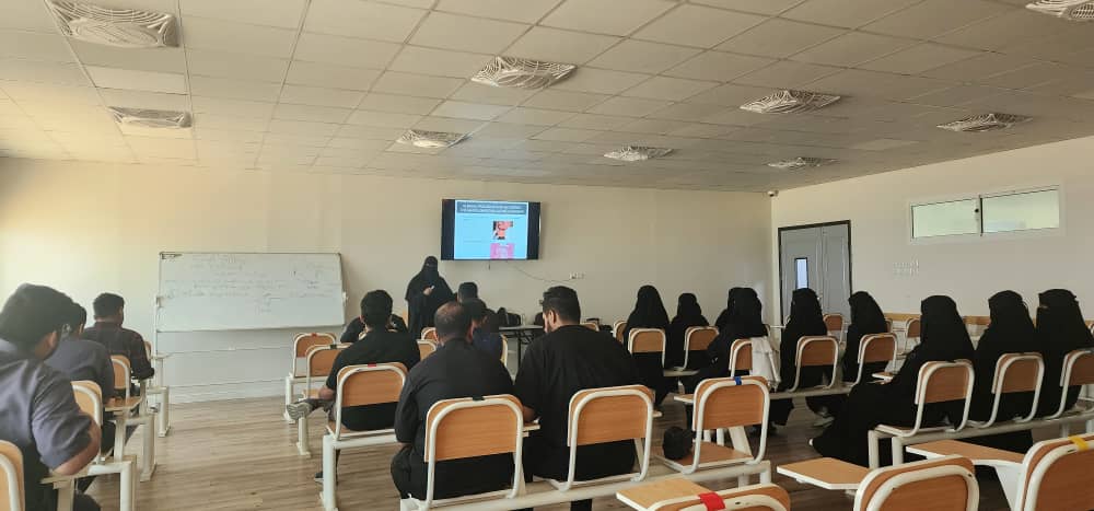 كلية طب الأسنان تقيم دورة تأهيلية في مجال الاستعاضة