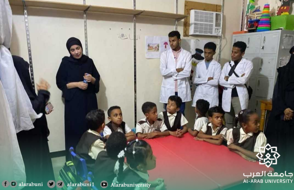 طلاب كلية الطب بجامعة العرب في زيارة علمية مركز النور للمكفوفين وتدريب المعاقين