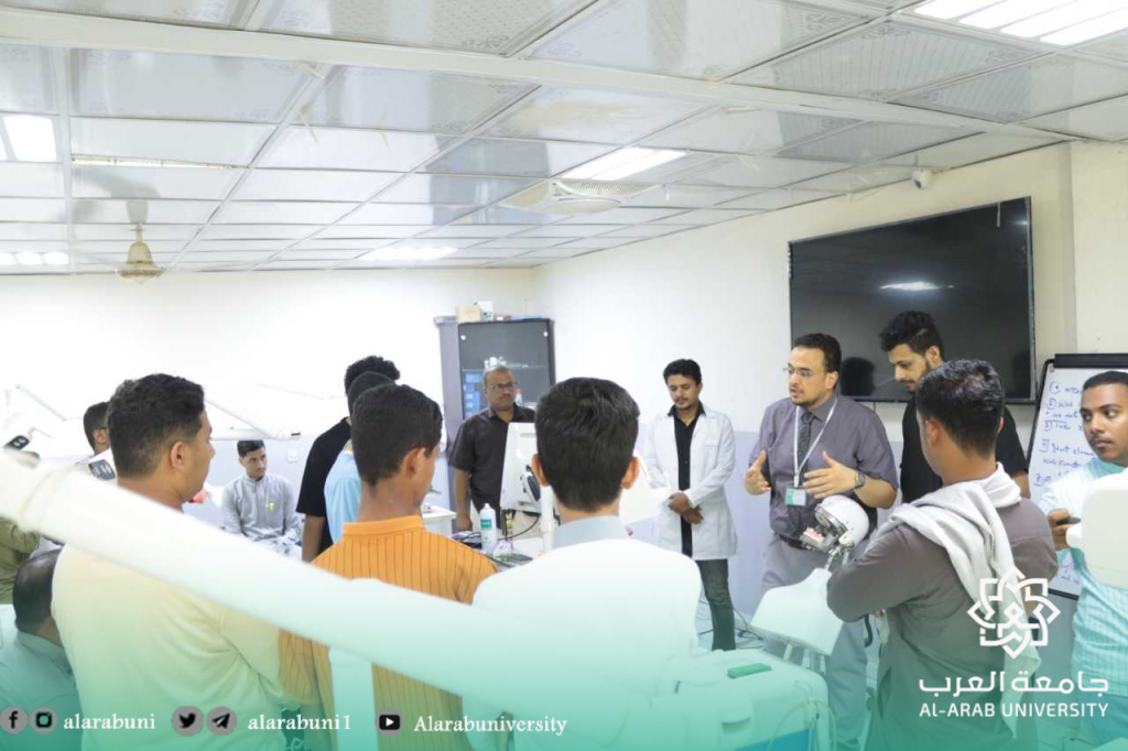 مدرسة النهضة الثانوية تزور كلية طب الاسنان
