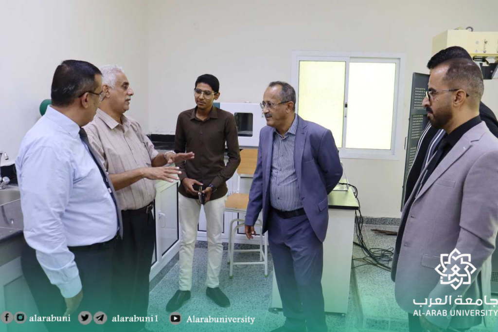 وكيل محافظة حضرموت للشؤون الفنية يفتتح معامل للهندسة المدنية والذكاء الاصطناعي بجامعة العرب