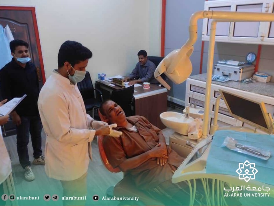 ضمن فعاليات مؤتمر كلية طب الأسنان الدوليتدشين المخيم الخيري في زراعة الأسنان