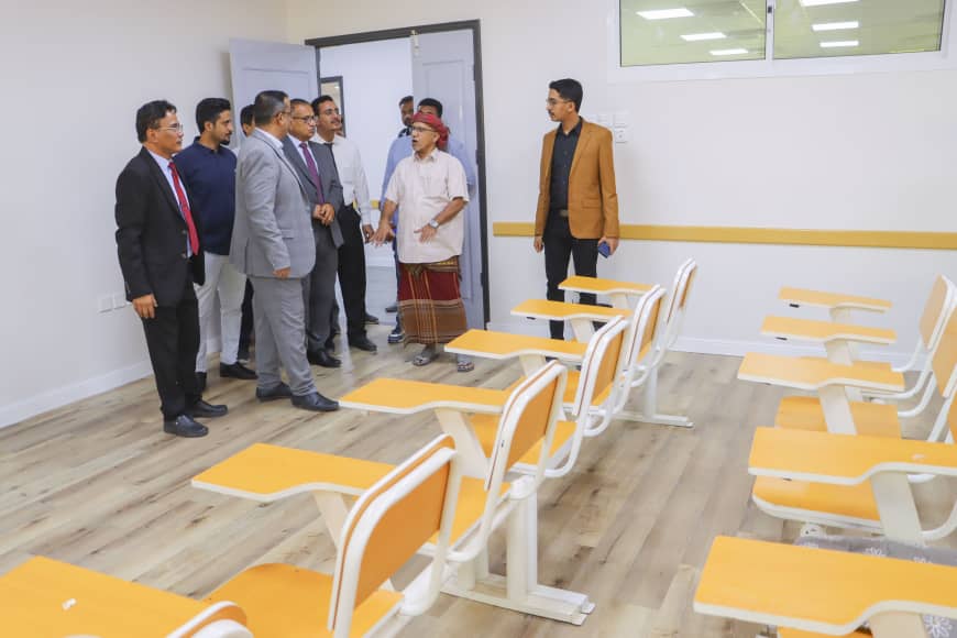 الشيخ عبدالله بن دول يفتتح مبنى كلية طب الأسنان بجامعة العرب بعد إعادة تأهيله