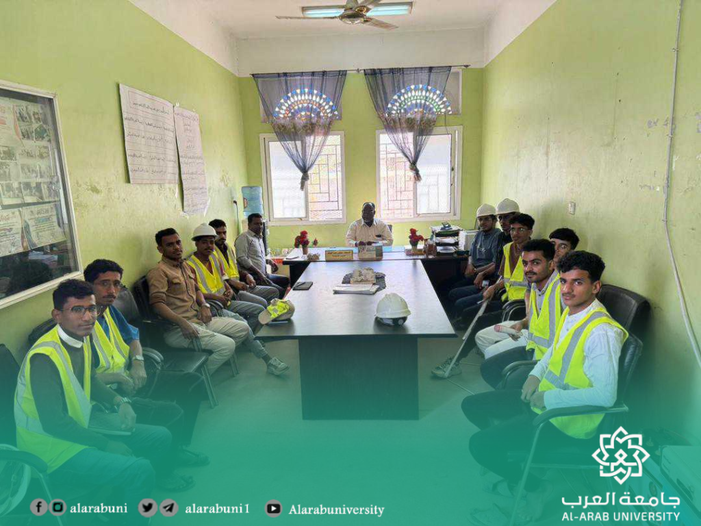 نزولًا ميدانيًا لطلاب قسم الهندسة المعمارية لأحد الأبنية التعليمية، مدرسة الإمام الشافعي (بنين)